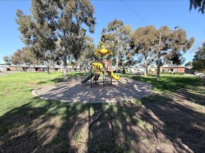 Sinclair Square Reserve, Pennington